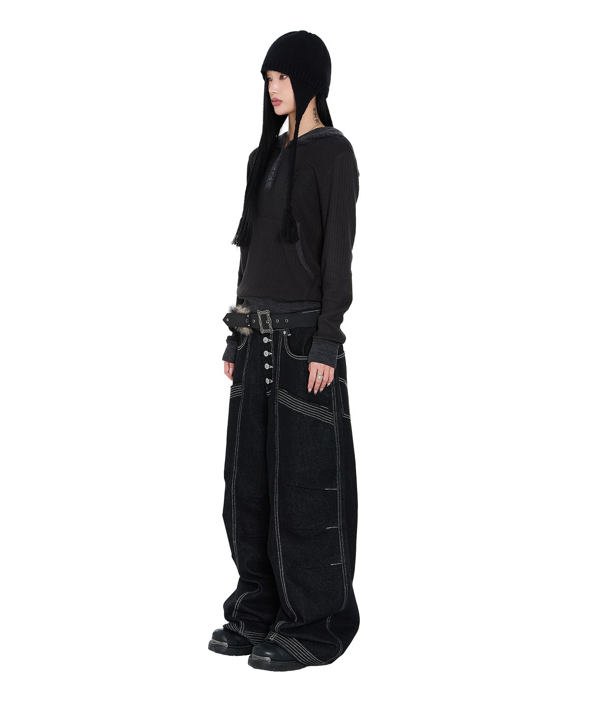 아캄(AAKAM) Knitted Earflap Beanie (Black)
