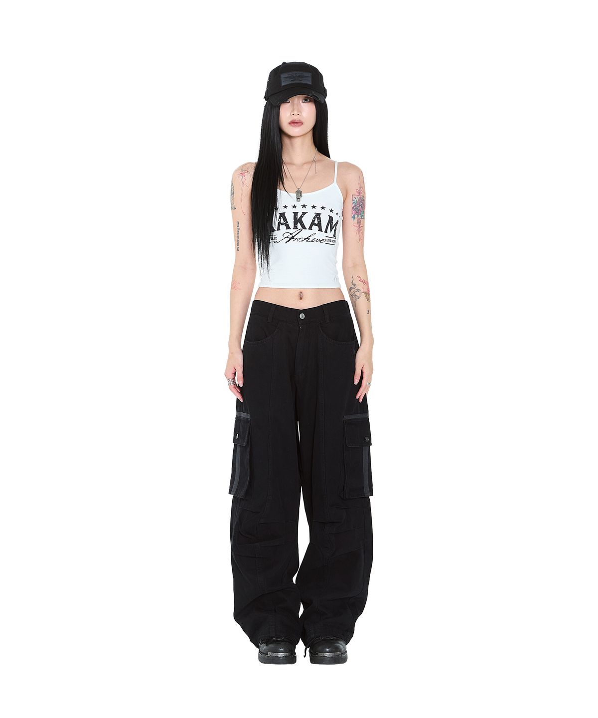 아캄(AAKAM) Knee Pin-Tuck Taped Cargo Pants (Black)