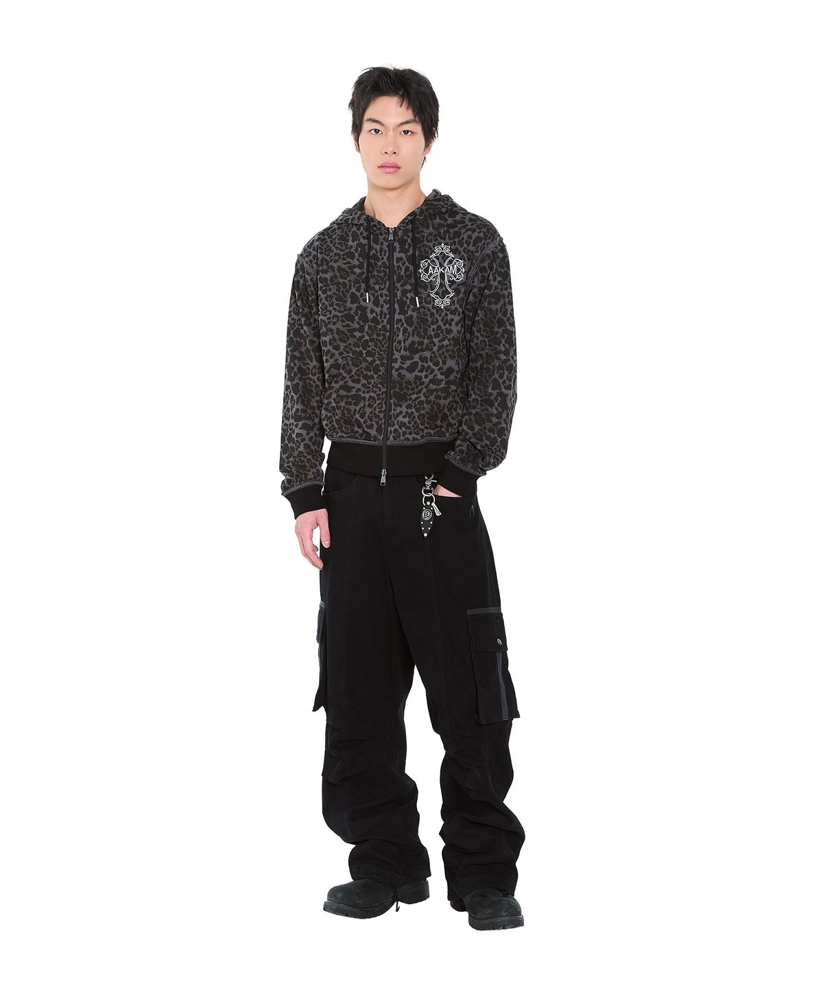 아캄(AAKAM) Knee Pin-Tuck Taped Cargo Pants (Black)