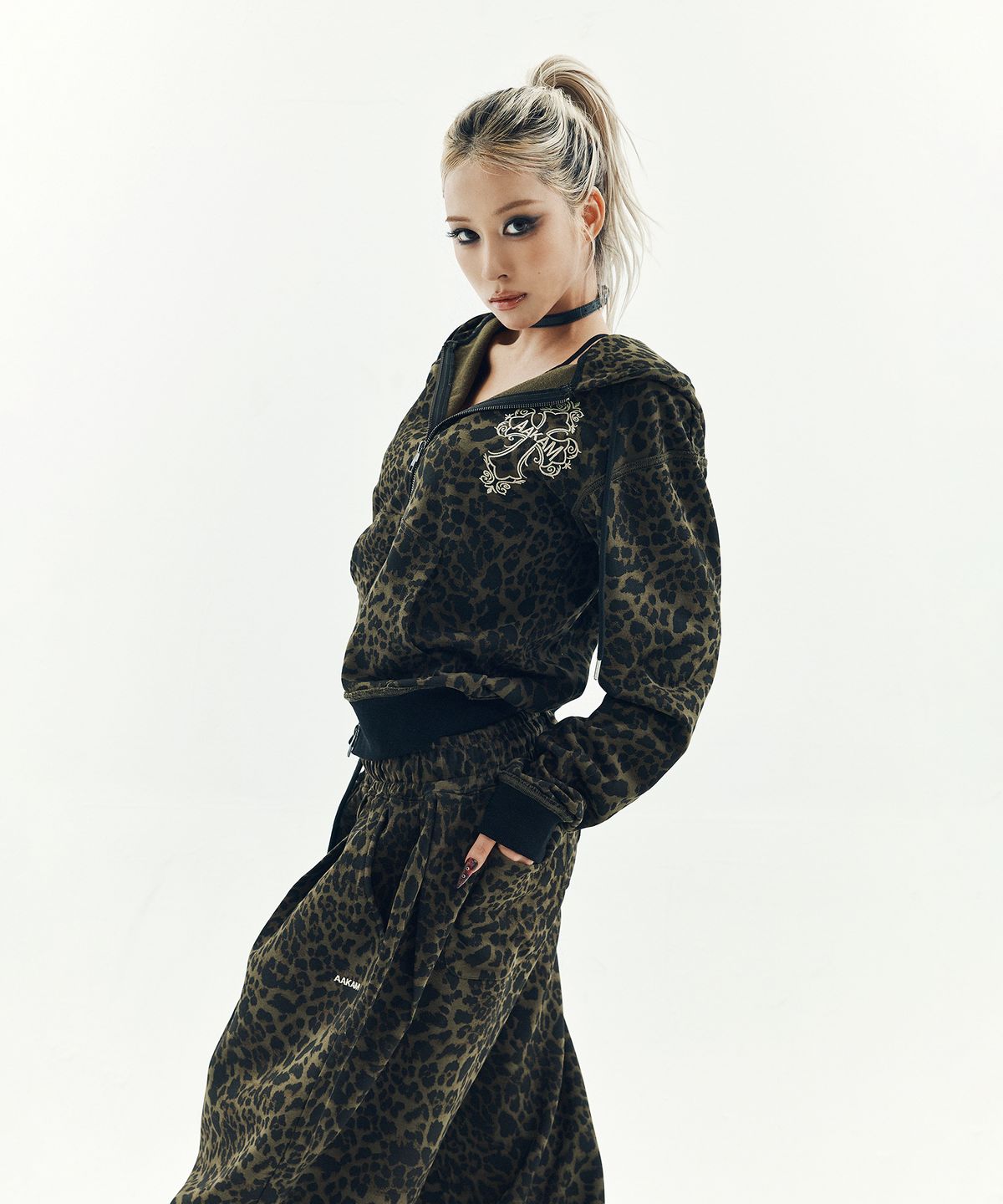 아캄(AAKAM) AKM CROS2 Leopard Zip-Up Hoodie (Khaki)