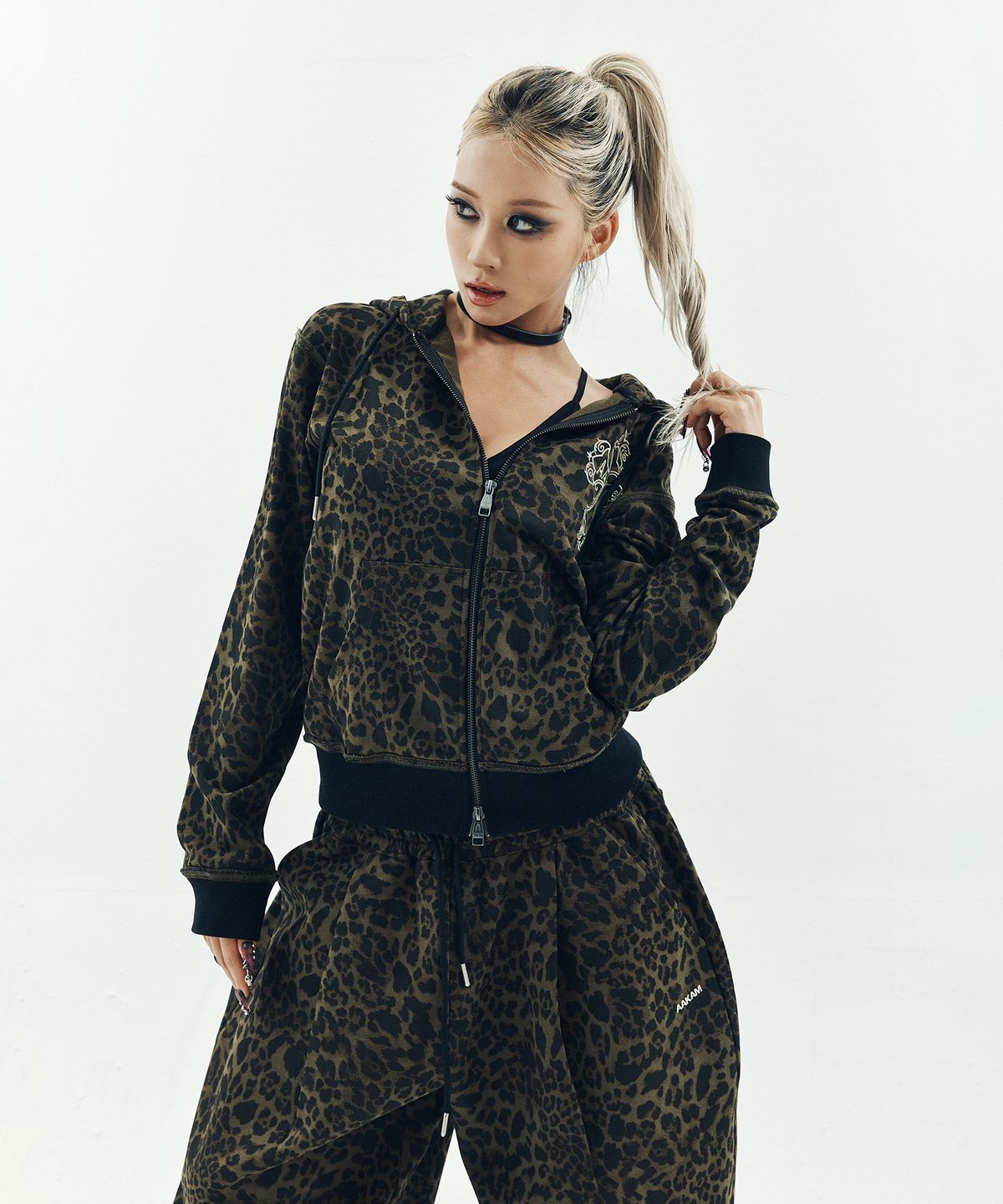 아캄(AAKAM) AKM CROS2 Leopard Zip-Up Hoodie (Khaki)