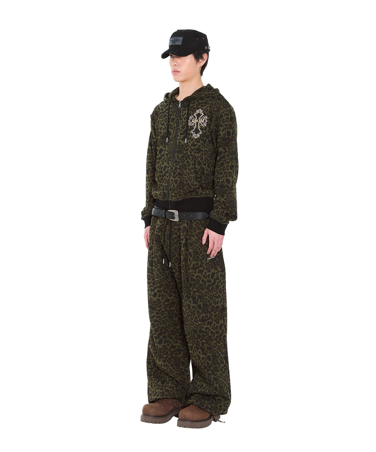 아캄(AAKAM) AKM CROS2 Leopard Sweatpants (Khaki)
