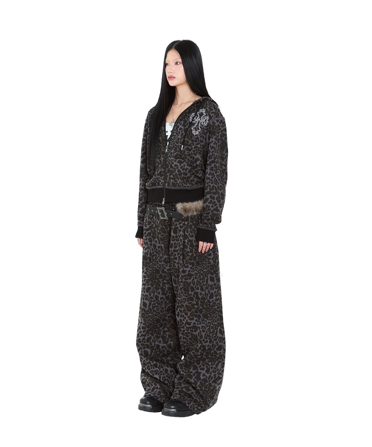 아캄(AAKAM) AKM CROS2 Leopard Sweatpants (Charcoal)