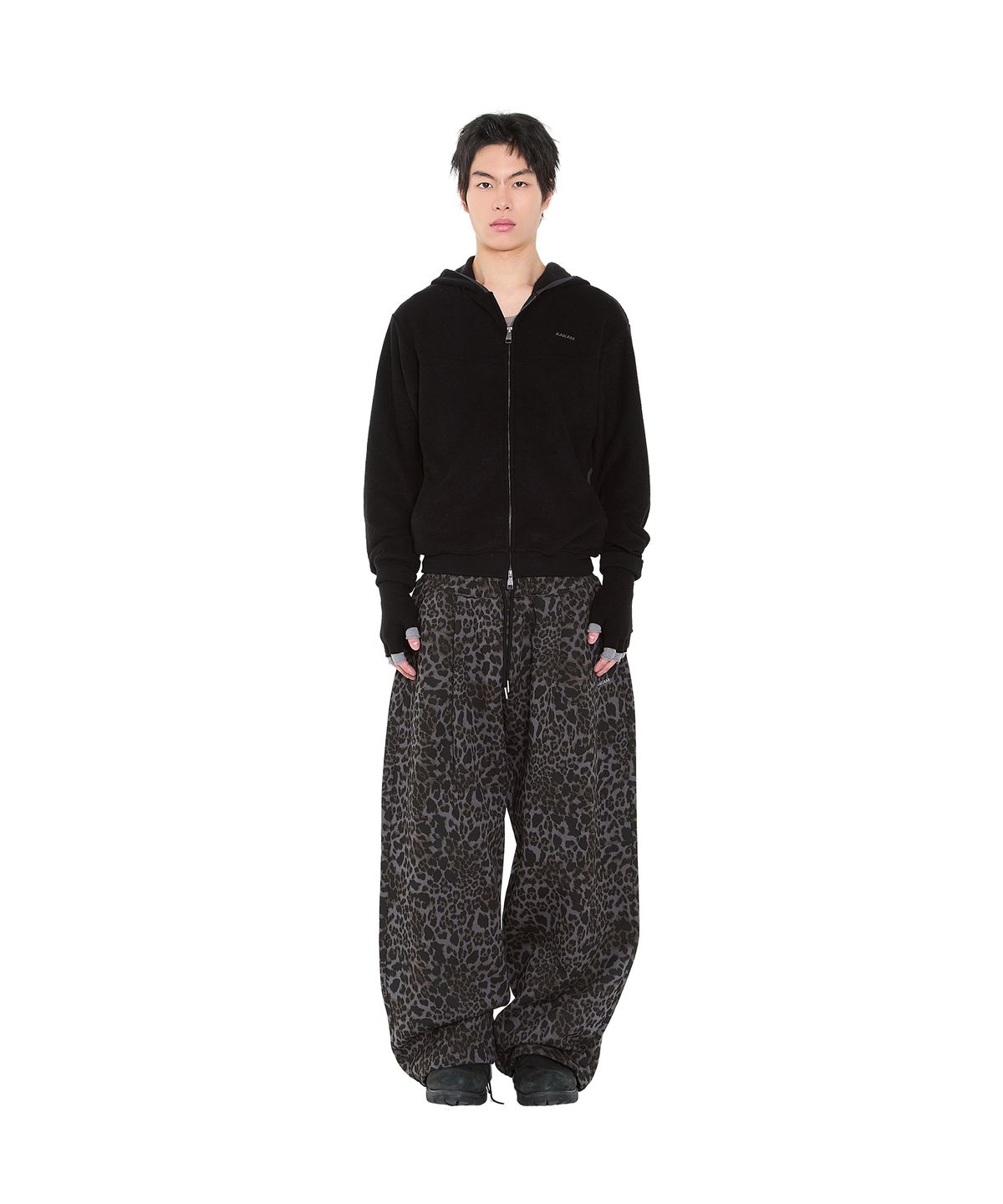 아캄(AAKAM) AKM CROS2 Leopard Sweatpants (Charcoal)