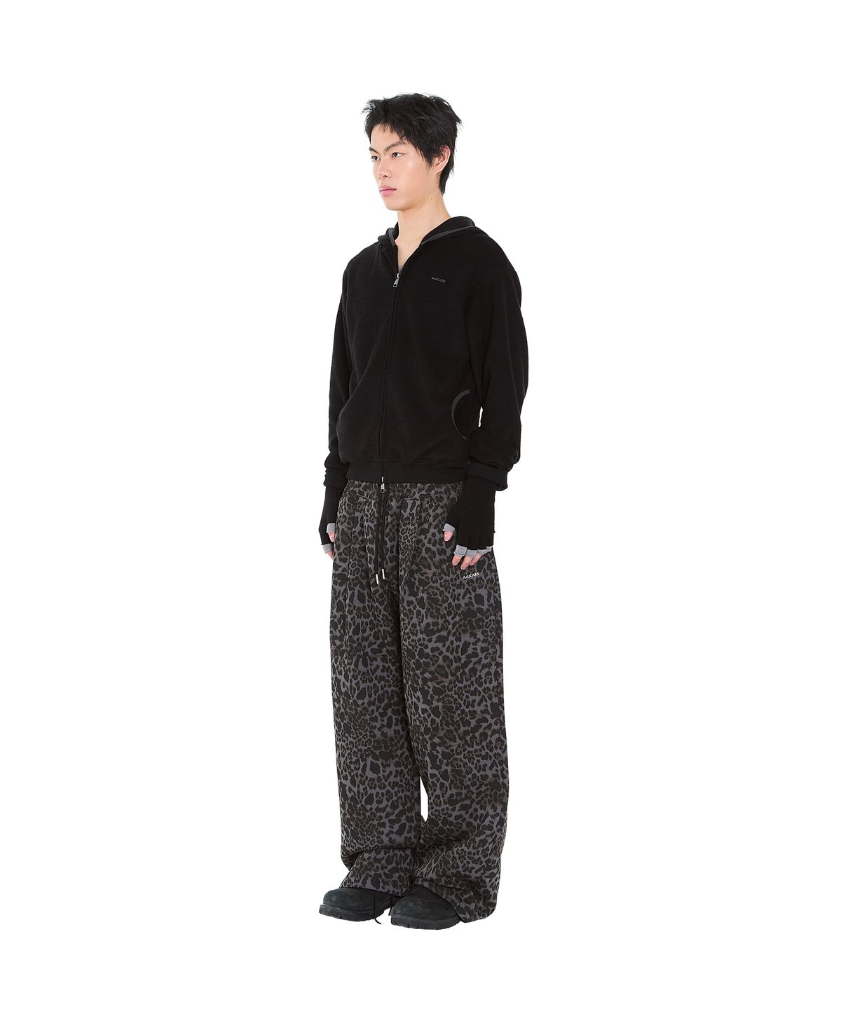 아캄(AAKAM) AKM CROS2 Leopard Sweatpants (Charcoal)