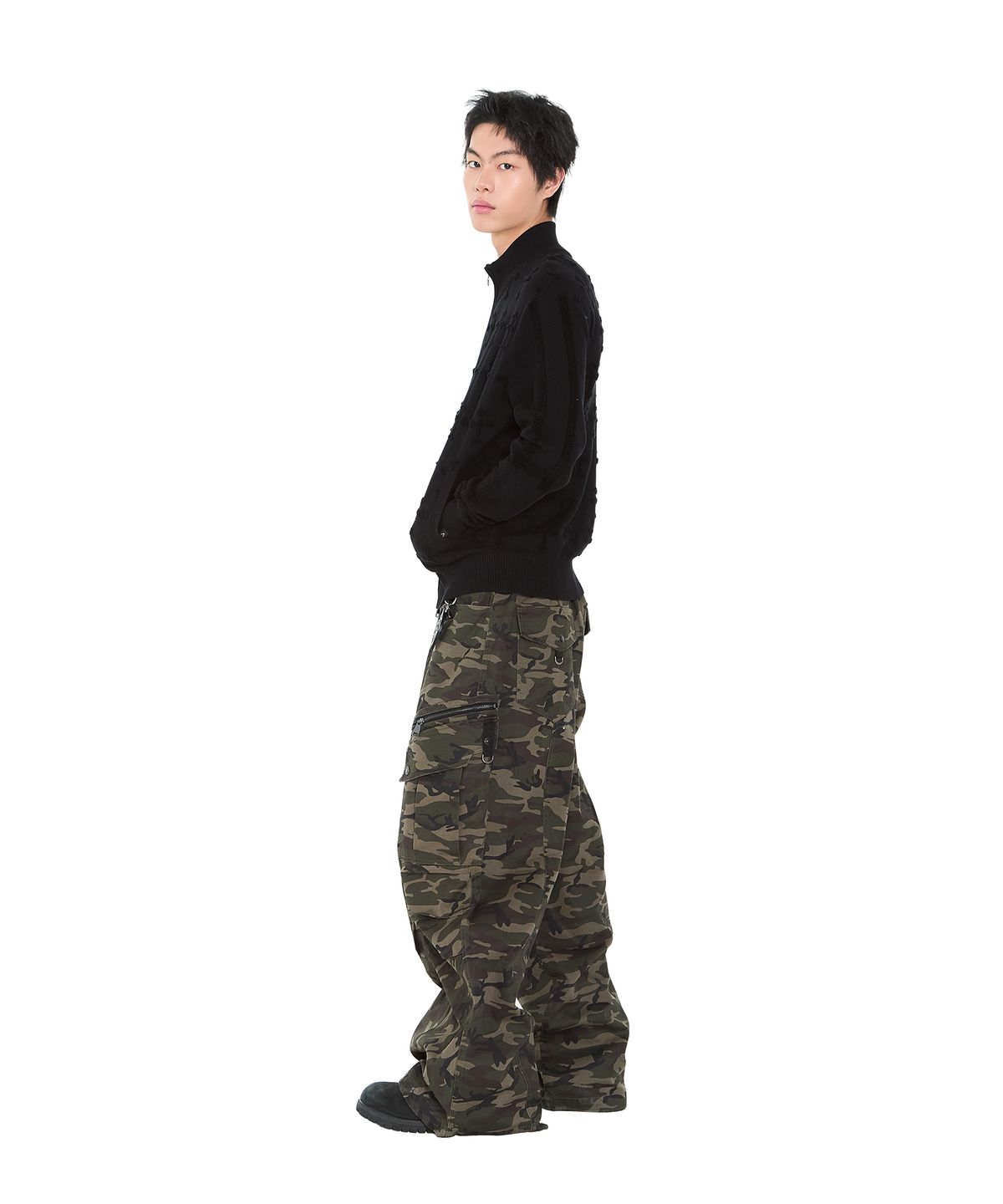 아캄(AAKAM) Cross Boucle Knit Zip-Up (Black)
