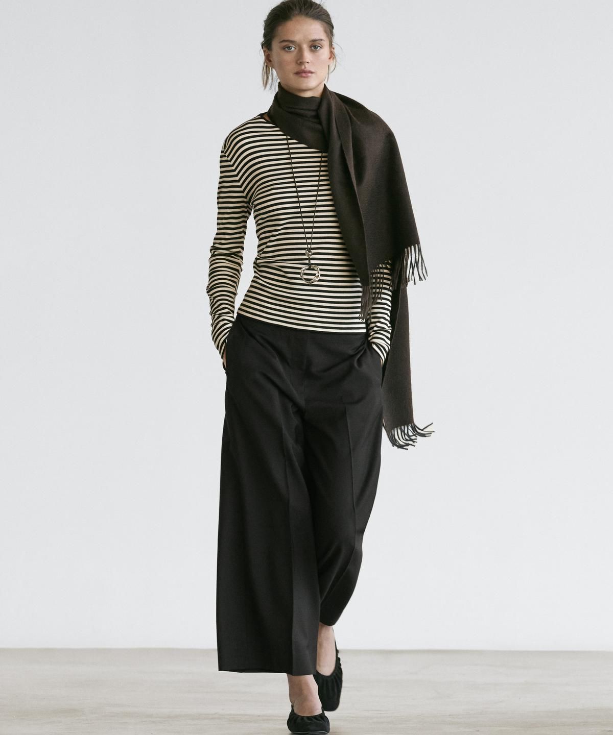 마시모두띠(MASSIMO DUTTI) 울 크롭 와이드 레그 팬츠