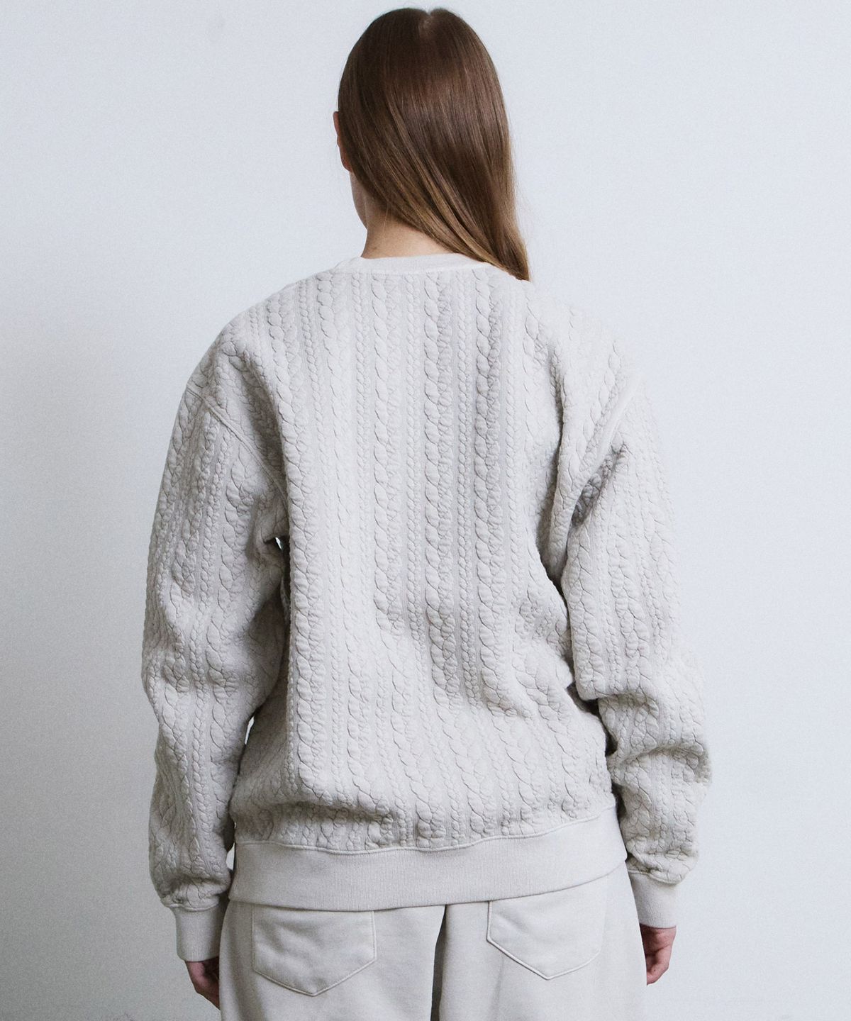 에이던엠(ADERNM) GRANMA CABLE SWEATSHIRTS (BEIGE)