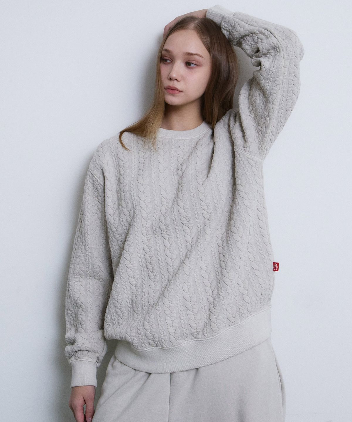 에이던엠(ADERNM) GRANMA CABLE SWEATSHIRTS (BEIGE)