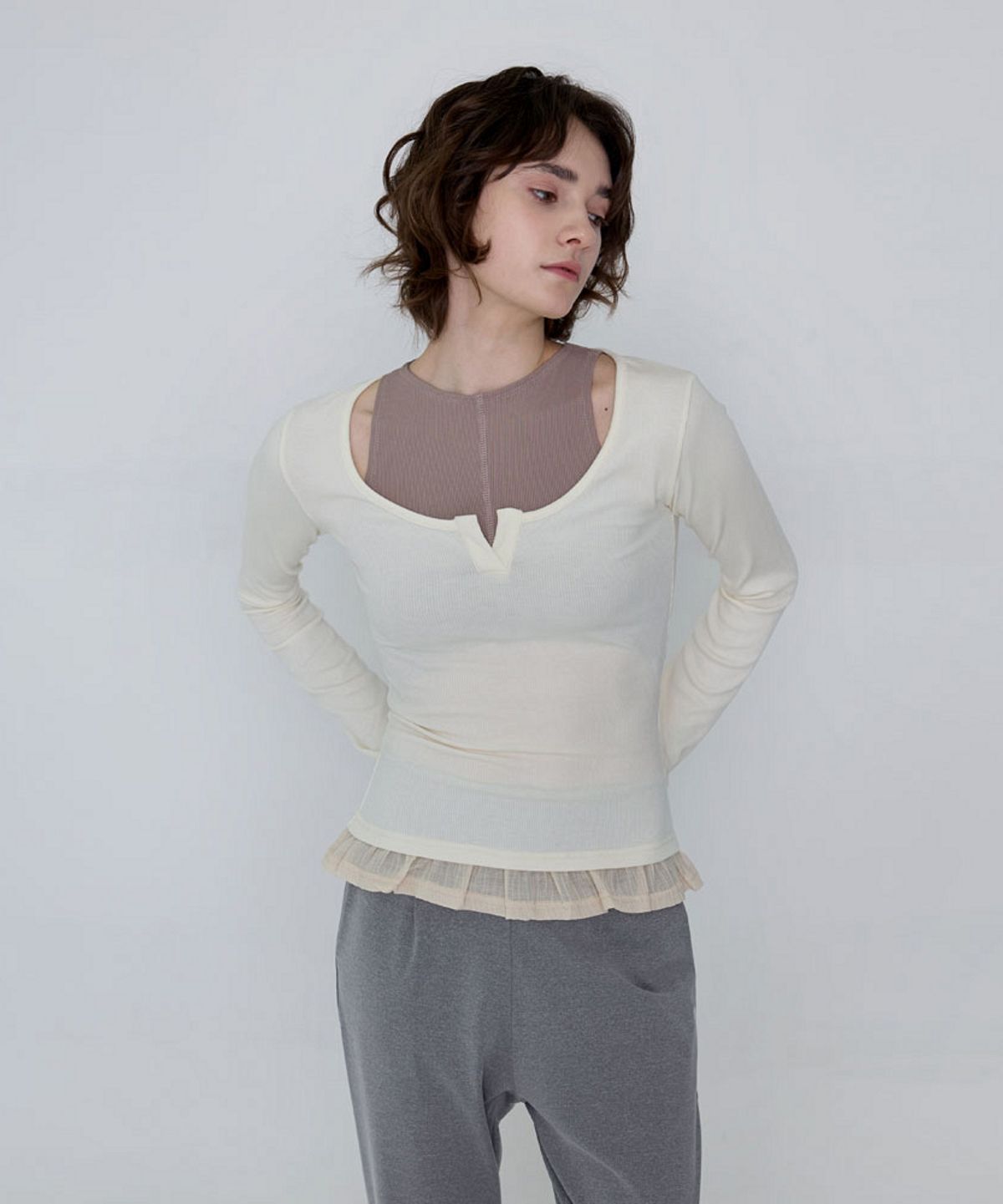 데비웨어(DEVIWEAR) 세지아 레이스 롱슬리브 DEVI-T0140-아이보리