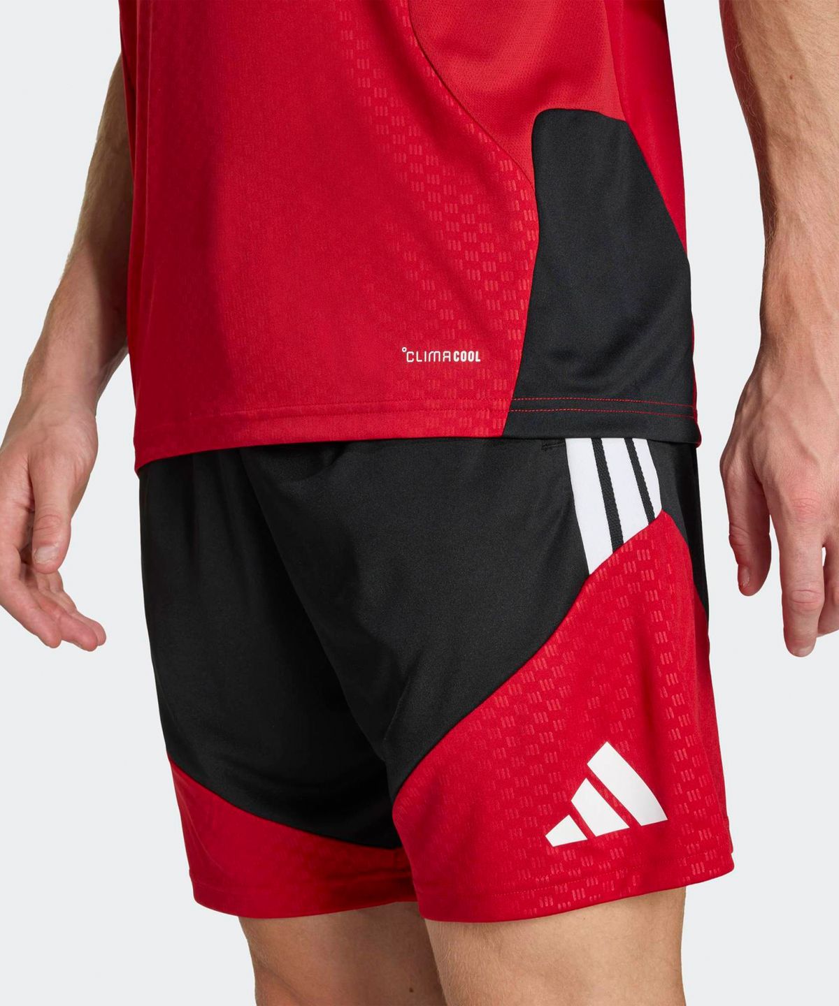 아디다스(ADIDAS) 독일 26 티로 트레이닝 숏 팬츠 - 블랙 / KB4444