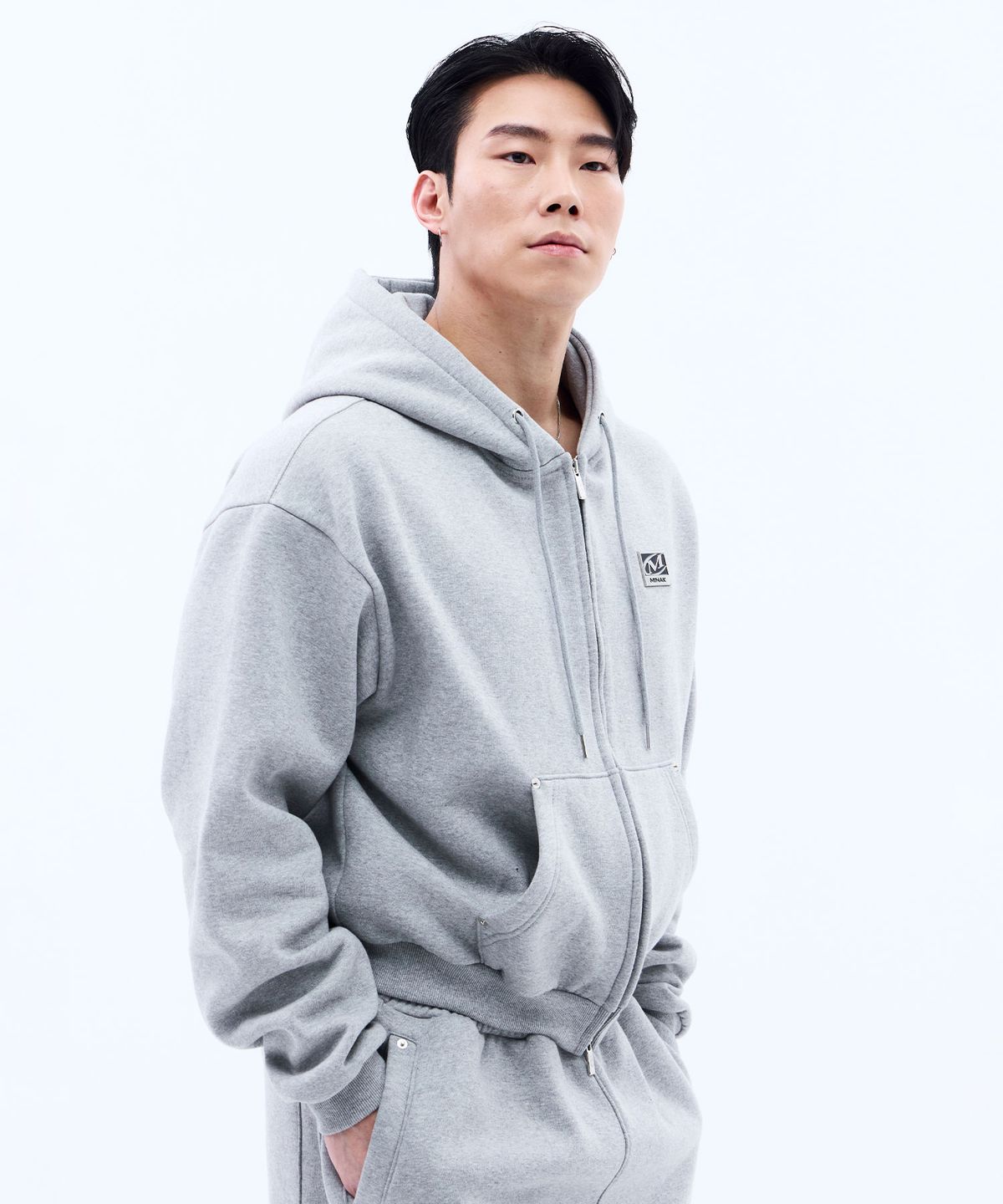 미학(MIHAK) 메탈 플레이트 기모 후디 집업 (GRAY)
