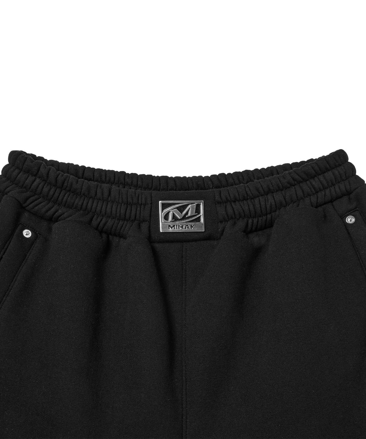 미학(MIHAK) 메탈 플레이트 기모 스웨트 팬츠 (BLACK)