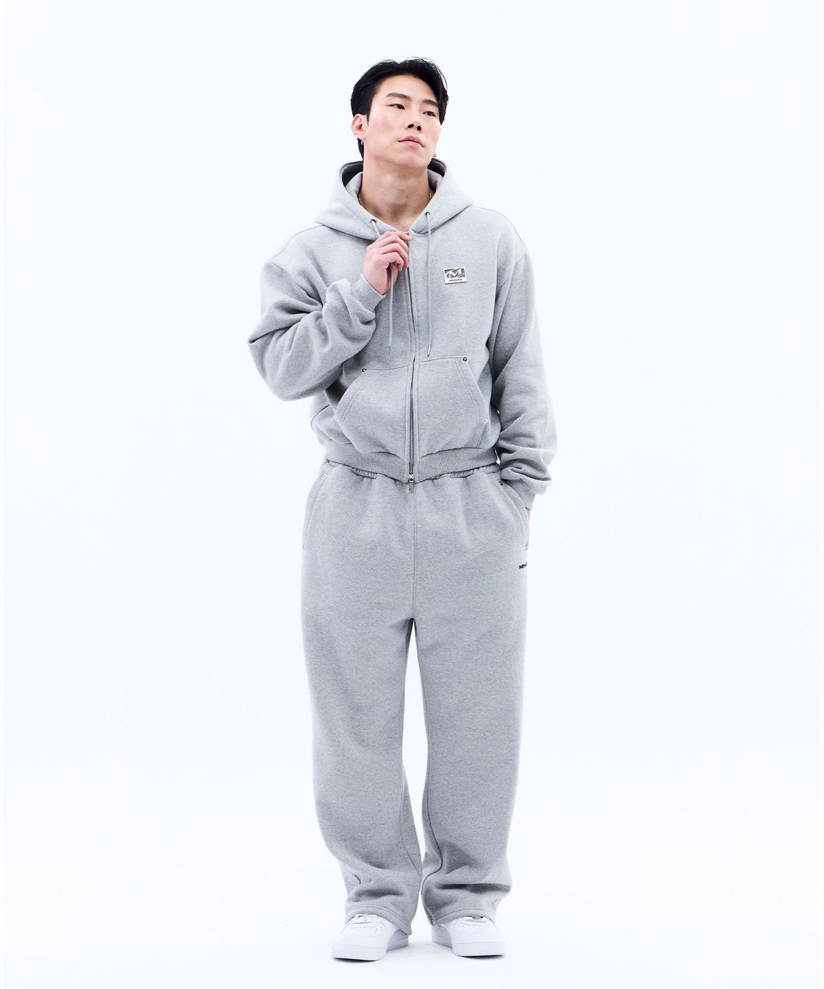 미학(MIHAK) 메탈 플레이트 기모 스웨트 팬츠 (GRAY)