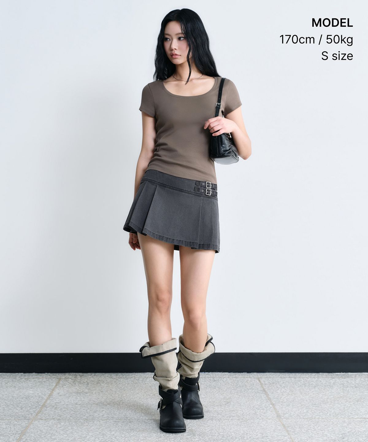 무신사 스탠다드 우먼(MUSINSA STANDARD WOMAN) 우먼즈 슬림 스쿱 넥 티셔츠 [토프]