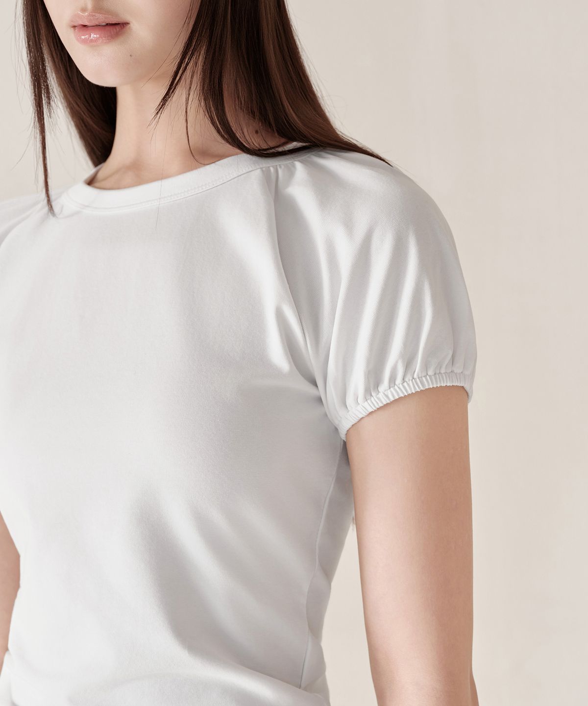 무신사 스탠다드 우먼(MUSINSA STANDARD WOMAN) 우먼즈 볼륨 슬리브 슬림 티셔츠 [화이트]