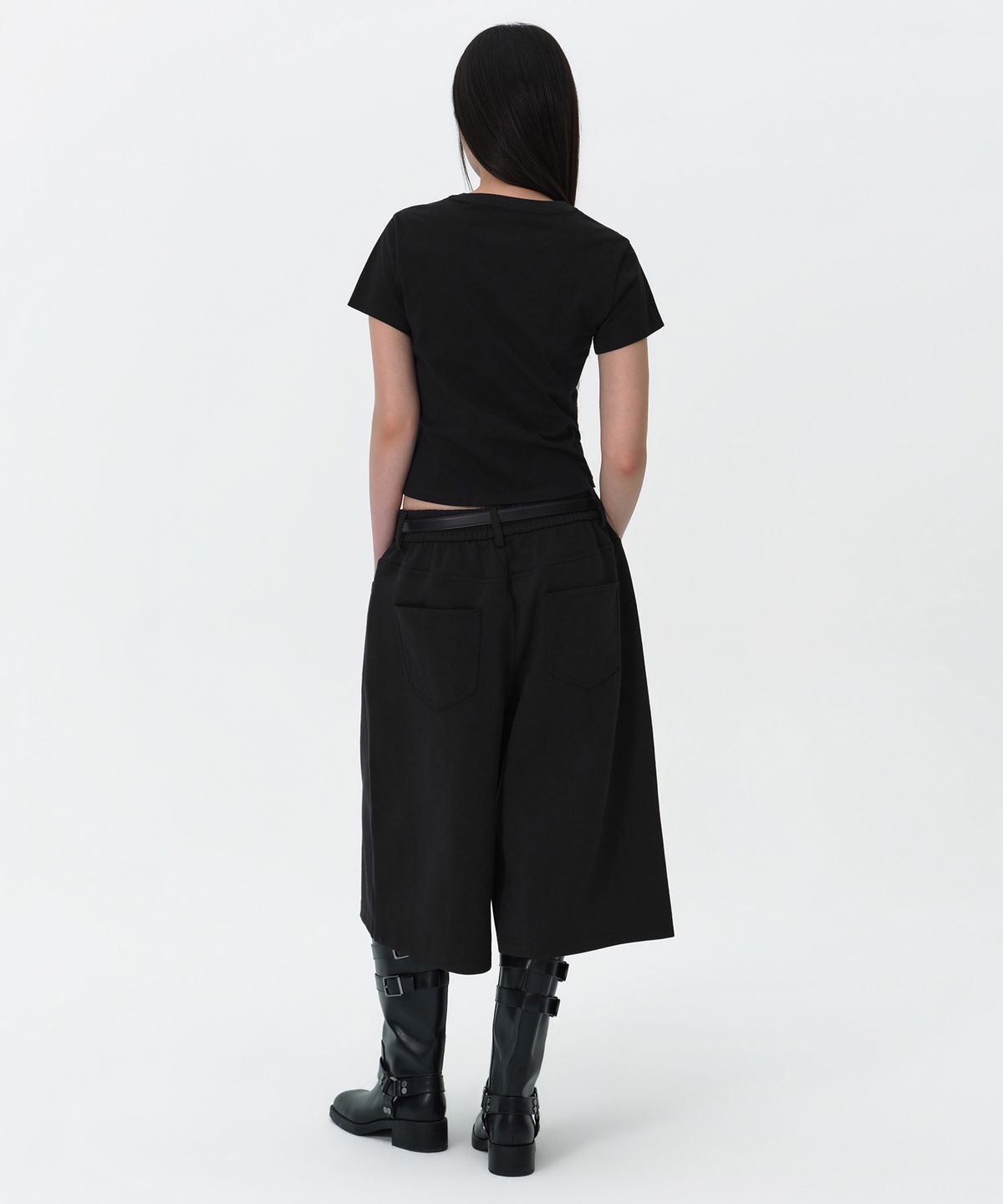 무신사 스탠다드 우먼(MUSINSA STANDARD WOMAN) 우먼즈 라운드 헴 티셔츠 [블랙]