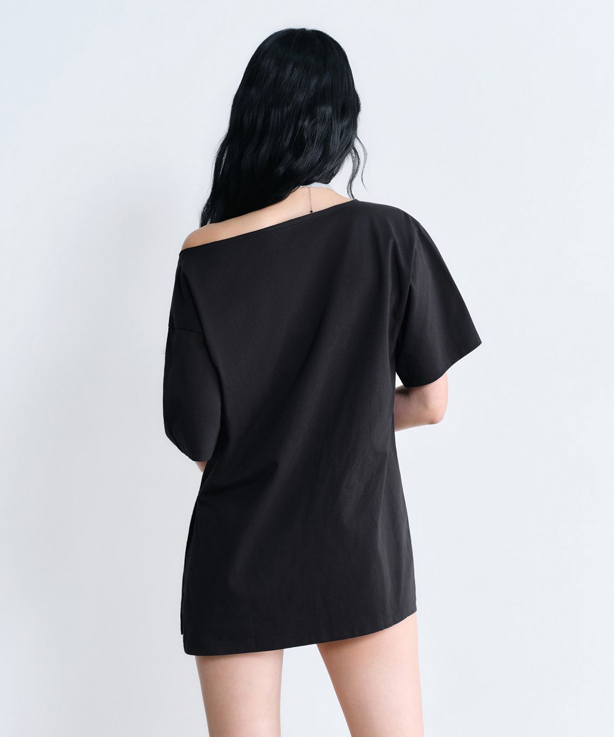 무신사 스탠다드 우먼(MUSINSA STANDARD WOMAN) 우먼즈 릴렉스드 오프숄더 티셔츠 [블랙]