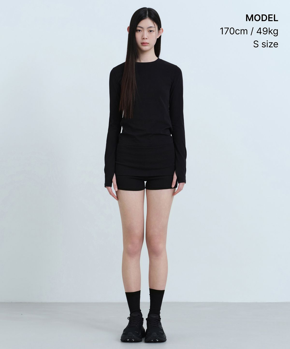 무신사 스탠다드 우먼(MUSINSA STANDARD WOMAN) [UV 프로텍션] 우먼즈 슬림 크루 넥 긴소매 티셔츠 [블랙]