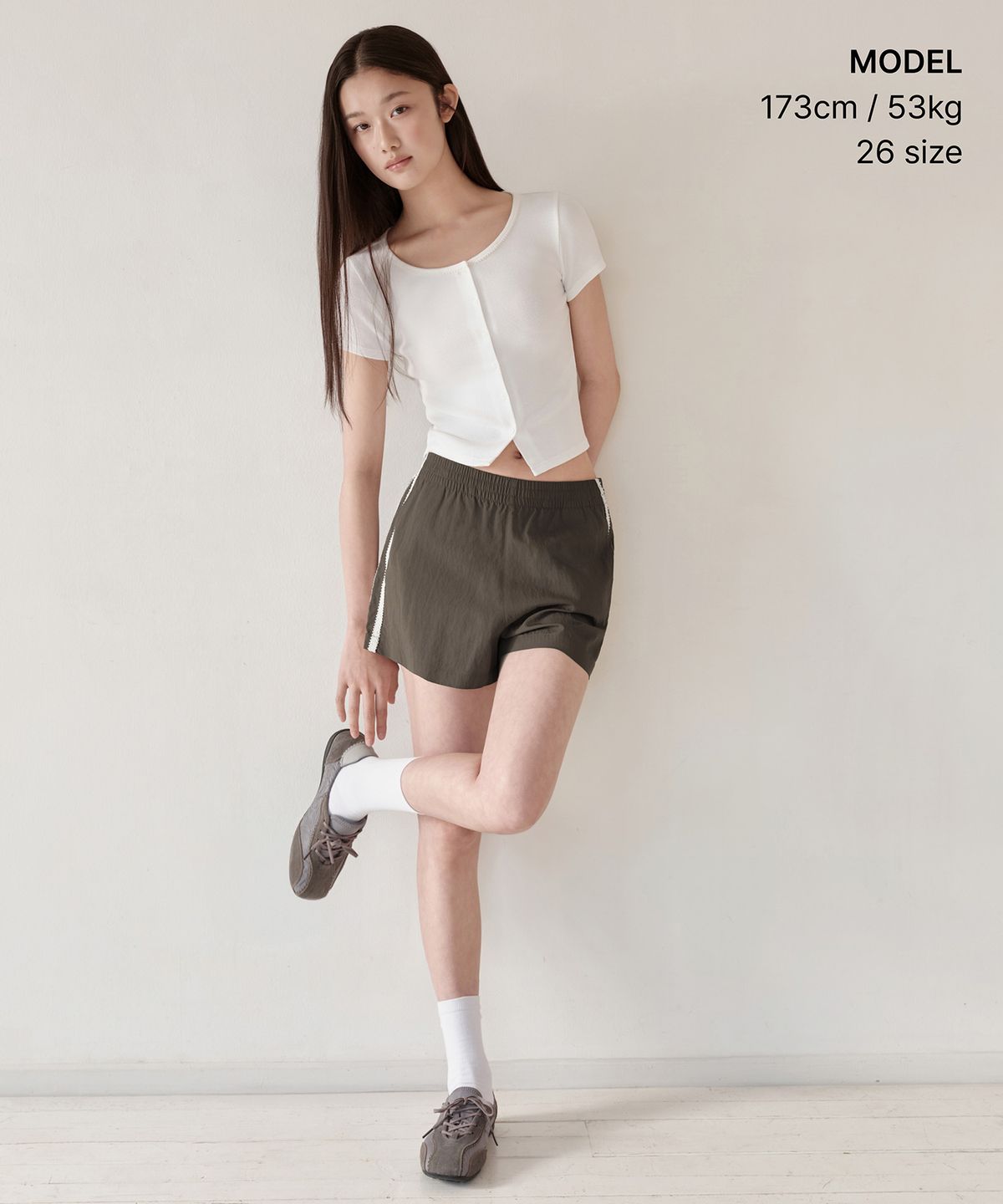 무신사 스탠다드 우먼(MUSINSA STANDARD WOMAN) 우먼즈 레이스 트랙 쇼츠 [브라운]