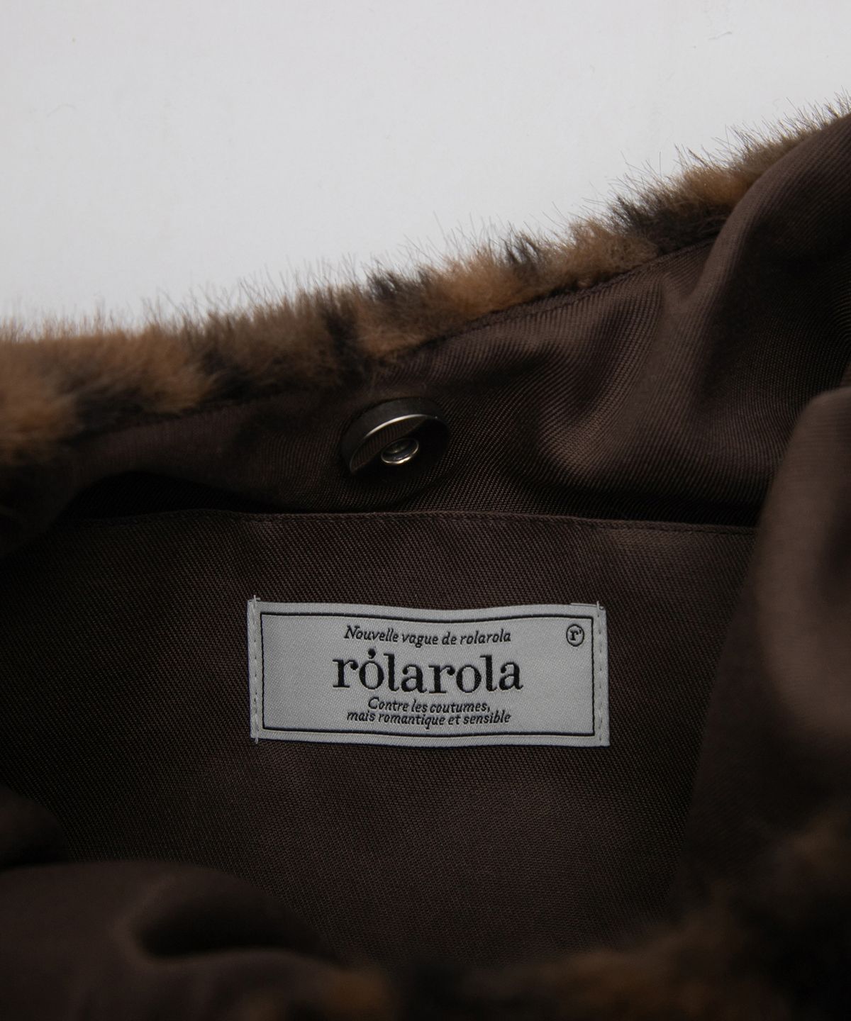 로라로라(ROLAROLA) LEOPARD FUR TOTE BAG DEEP BROWN