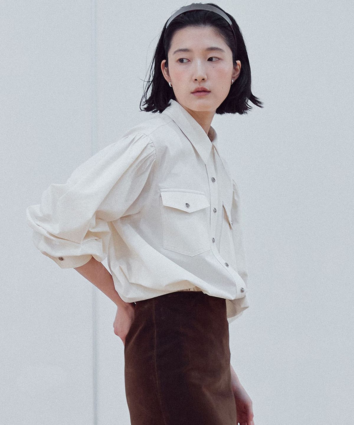 유토시스(EUTOSIS) VELVET MINI SKIRT(BROWN)
