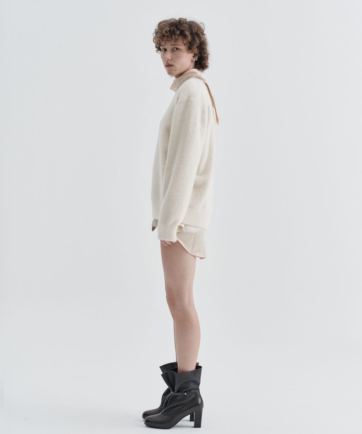 이지오 우먼(EZIO WOMEN) W Fluffy Angora Round Knit_Ivory