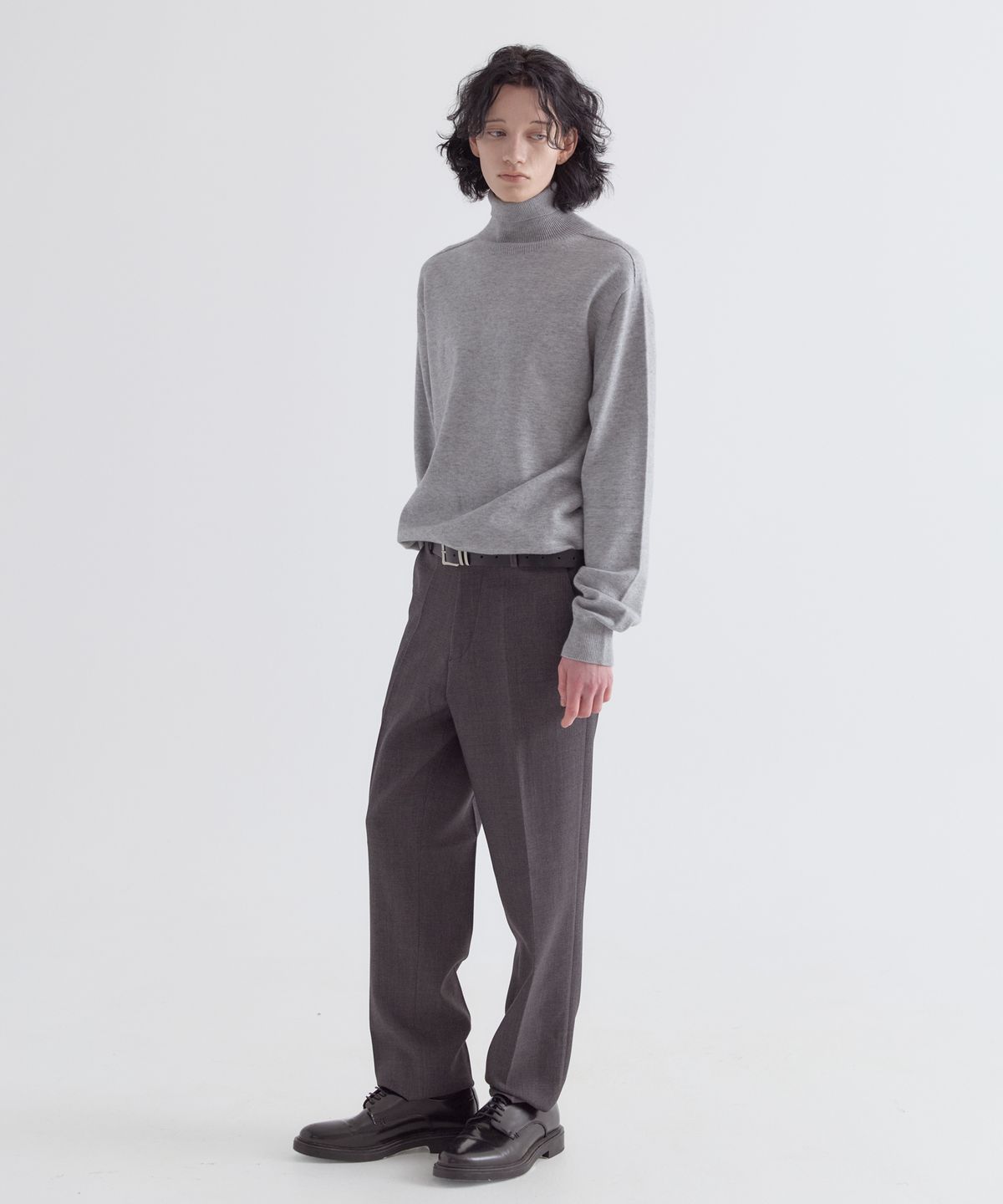 이지오(EZIO) Hidden Banding Semi-Wide Pants_Charcoal