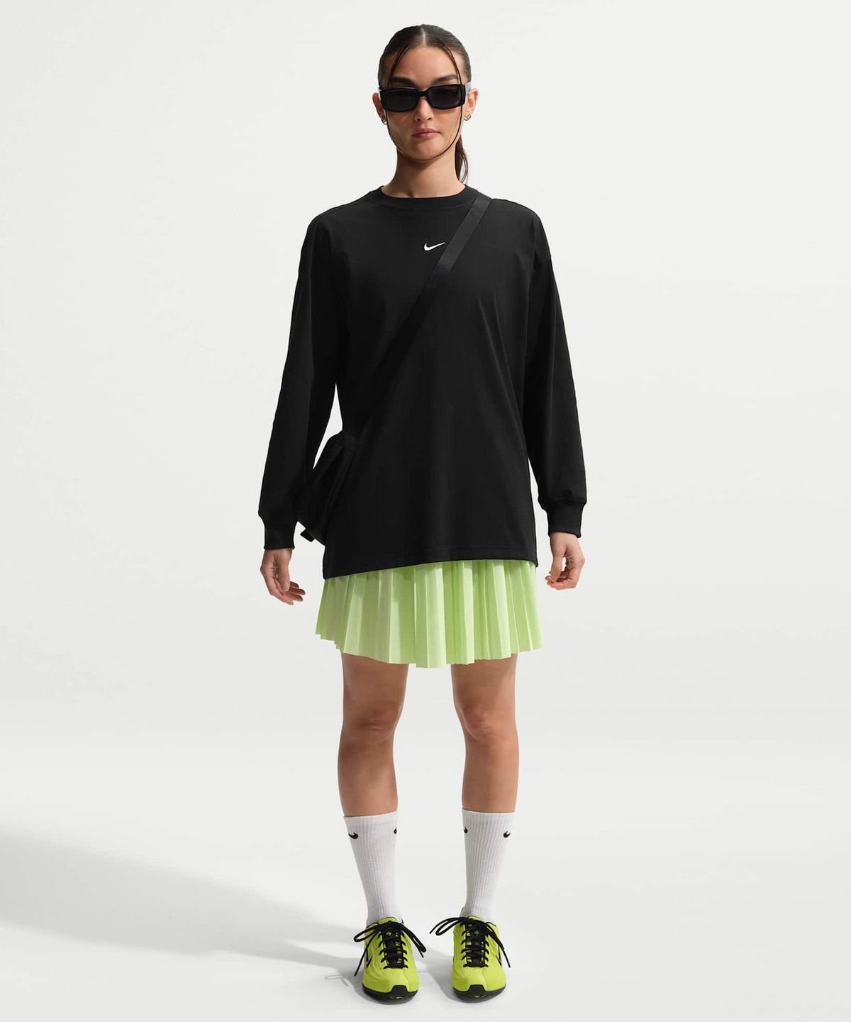 나이키(NIKE) 스포츠웨어 오버사이즈 긴소매 티셔츠 W - 블랙:화이트 / IH7599-010