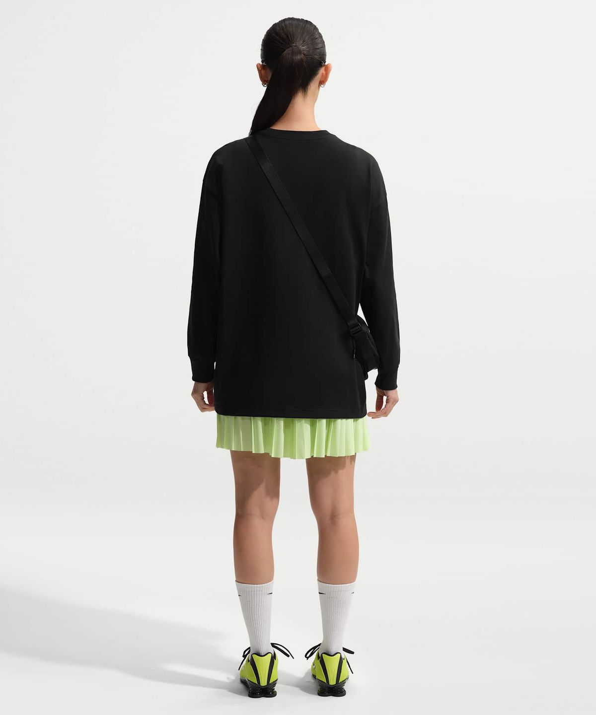 나이키(NIKE) 스포츠웨어 오버사이즈 긴소매 티셔츠 W - 블랙:화이트 / IH7599-010