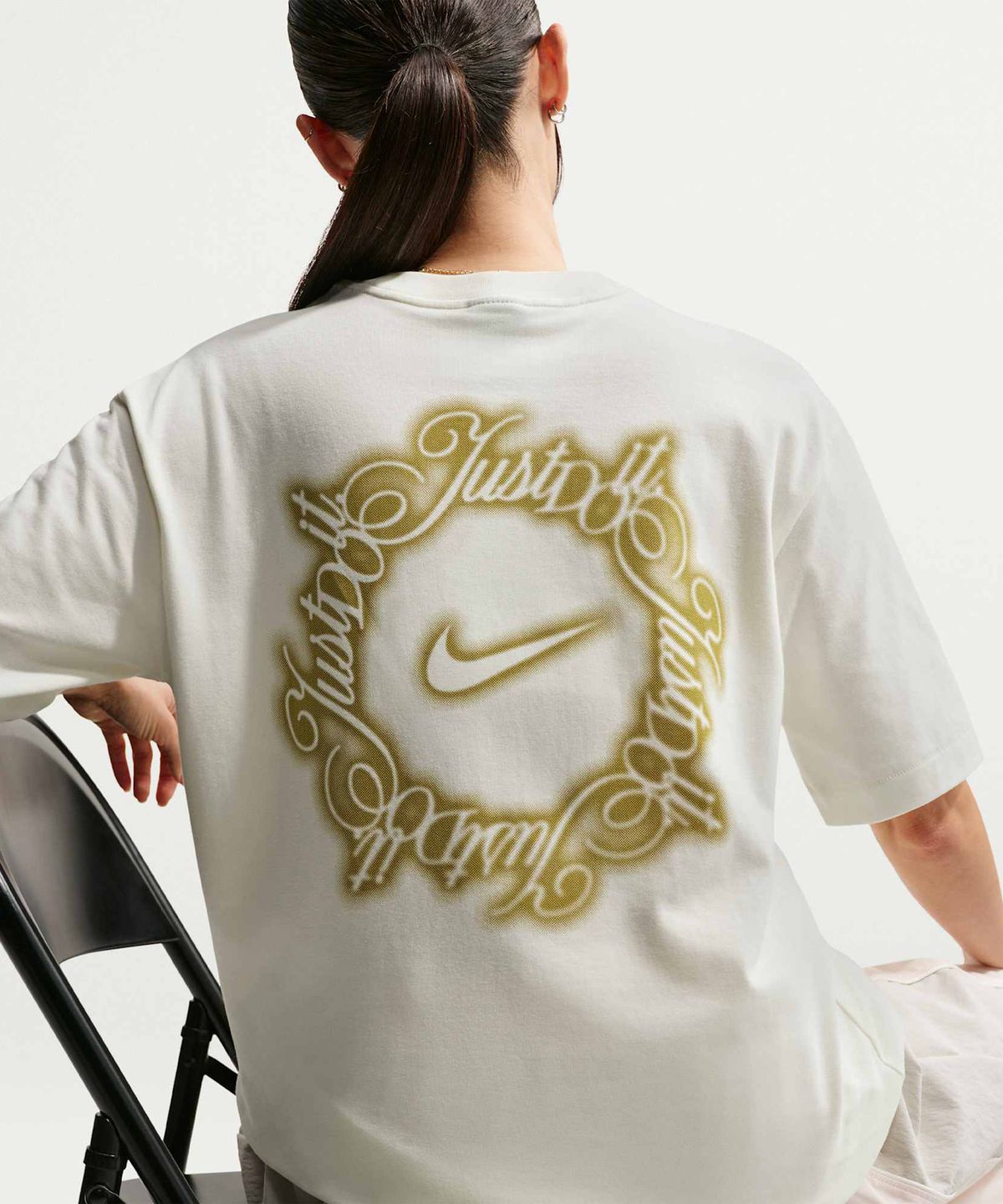 나이키(NIKE) 스포츠웨어 오버사이즈 티셔츠 W - 세일 / IO3526-133