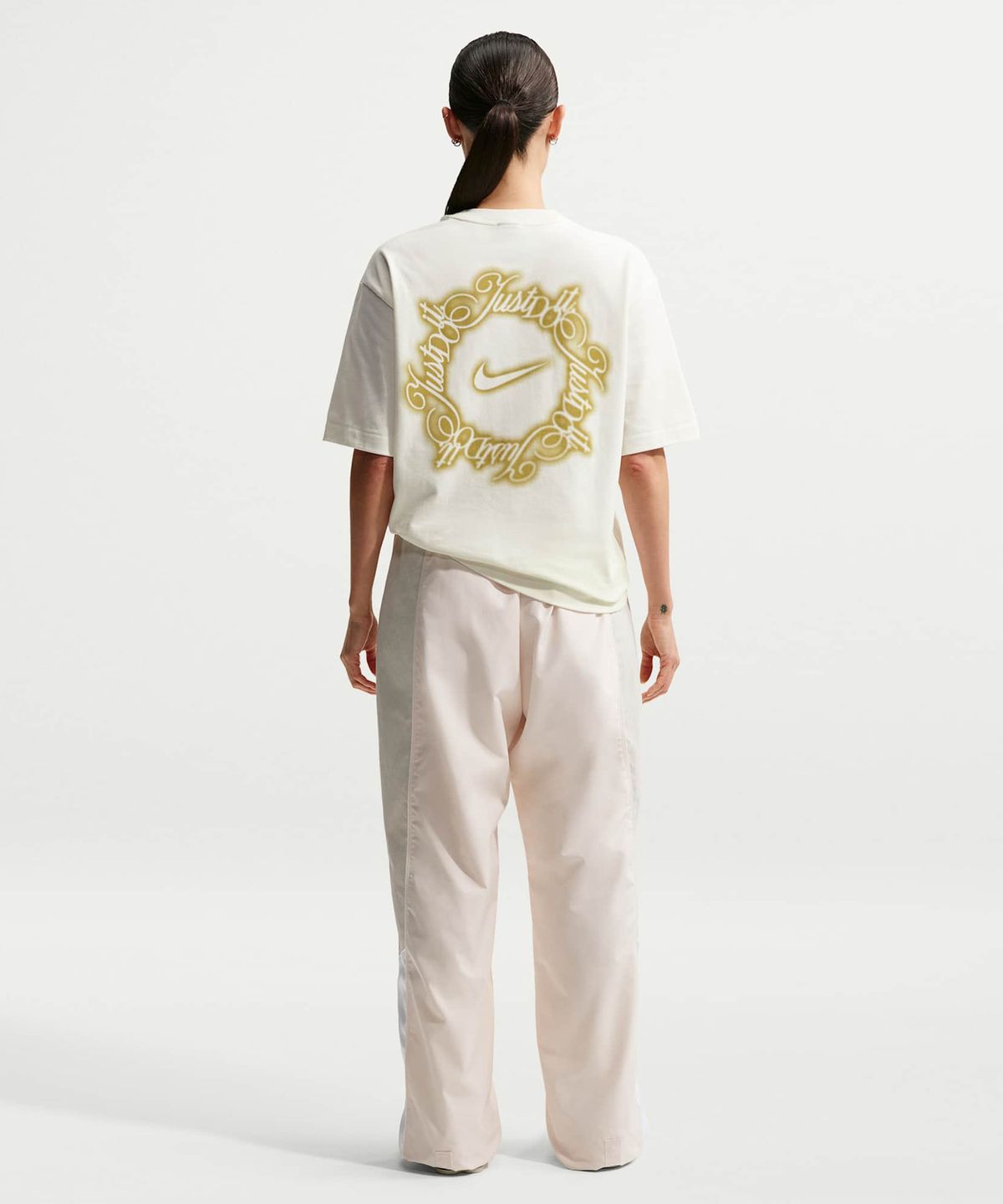 나이키(NIKE) 스포츠웨어 오버사이즈 티셔츠 W - 세일 / IO3526-133