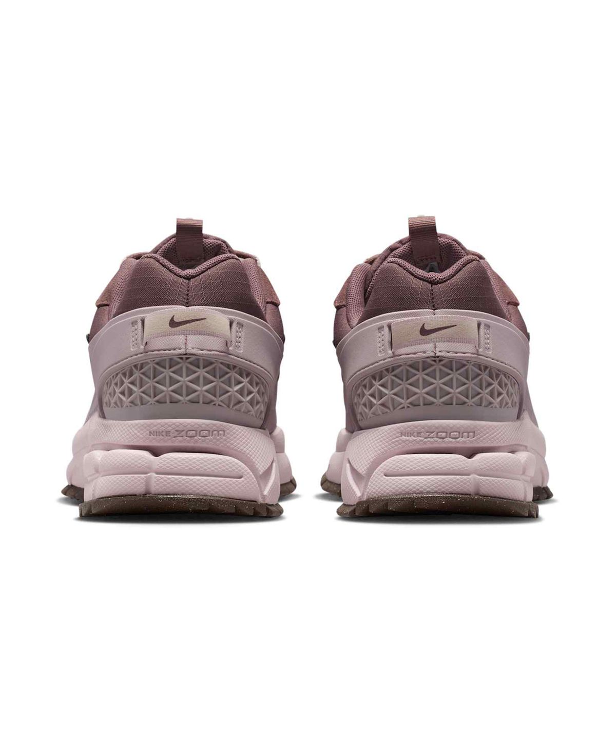 나이키(NIKE) 줌 보메로 롬 W - 타투:파티클 로즈:실트 레드:타투 / HQ2181-501