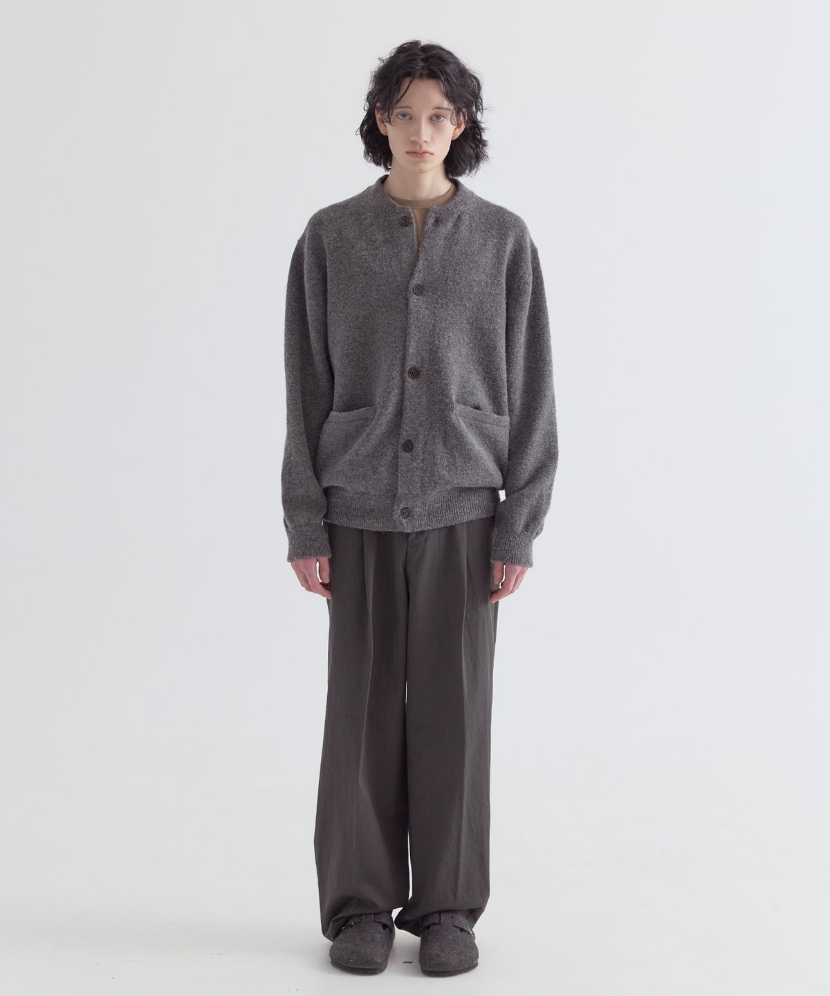 이지오(EZIO) Melange Pocket Button Cardigan_Charcoal