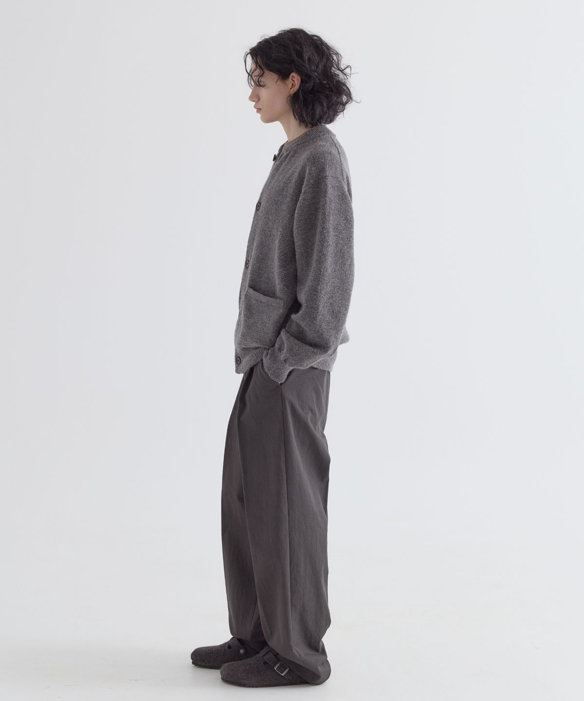 이지오(EZIO) Melange Pocket Button Cardigan_Charcoal
