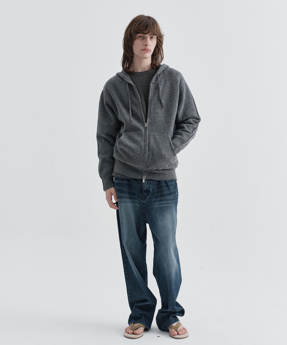 이지오(EZIO) Cozy Wool Blend Hooded Zip-Up knitwear_Charcoal
