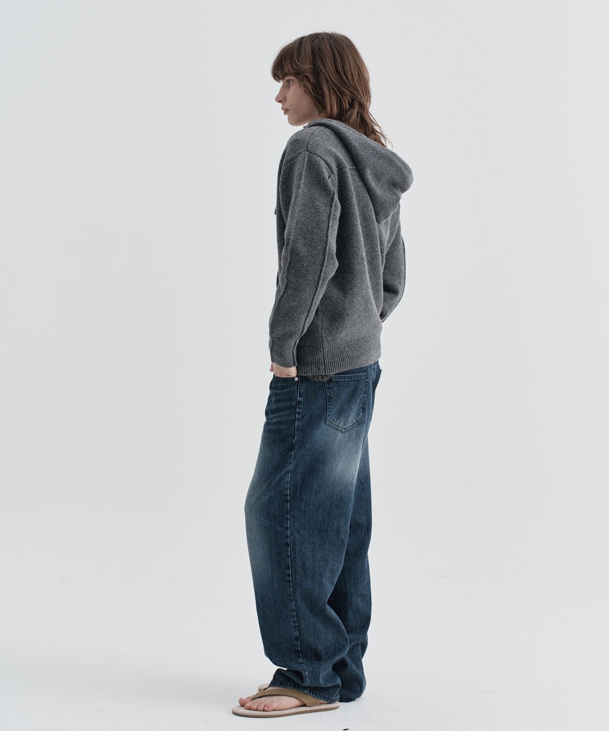 이지오(EZIO) Cozy Wool Blend Hooded Zip-Up knitwear_Charcoal