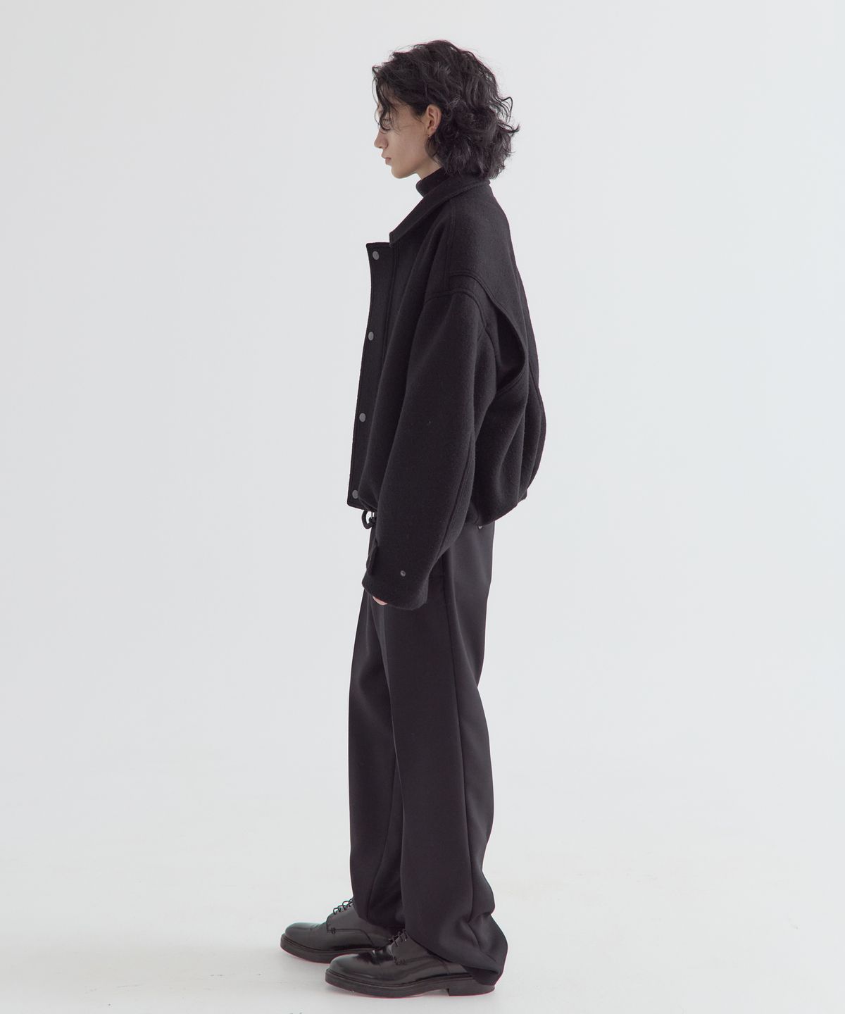 이지오(EZIO) Wool Crop Zip Jacket_Black