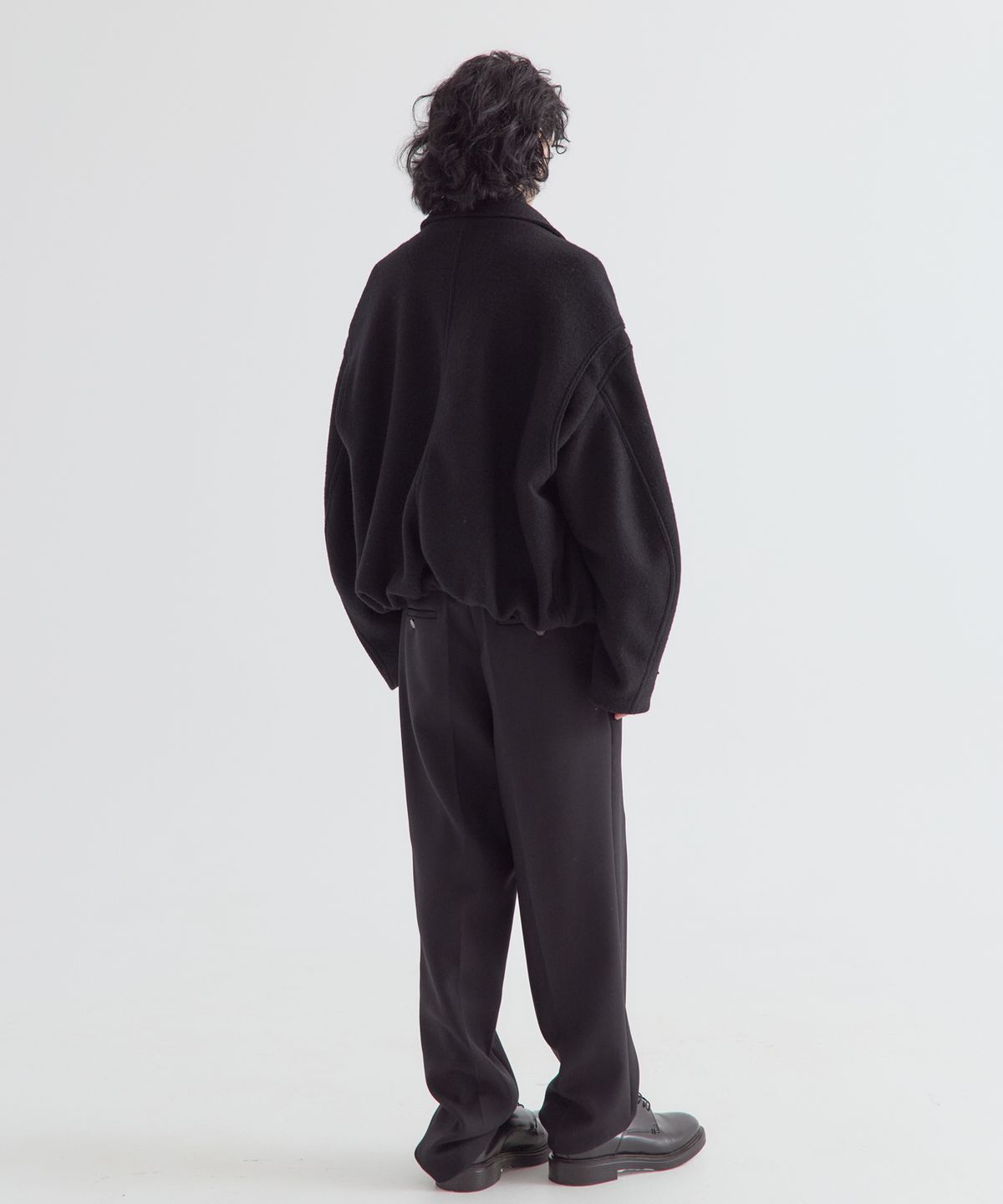 이지오(EZIO) Wool Crop Zip Jacket_Black