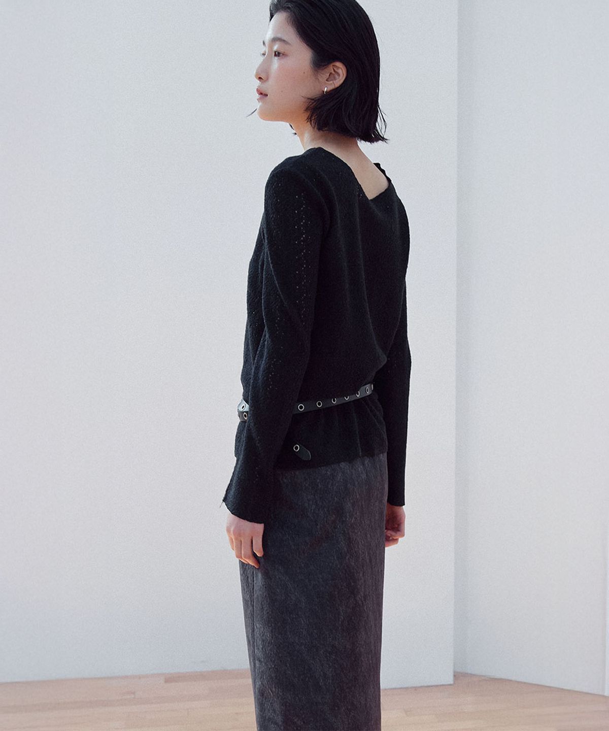 유토시스(EUTOSIS) SUEDE MIDI SKIRT(CHARCOAL)
