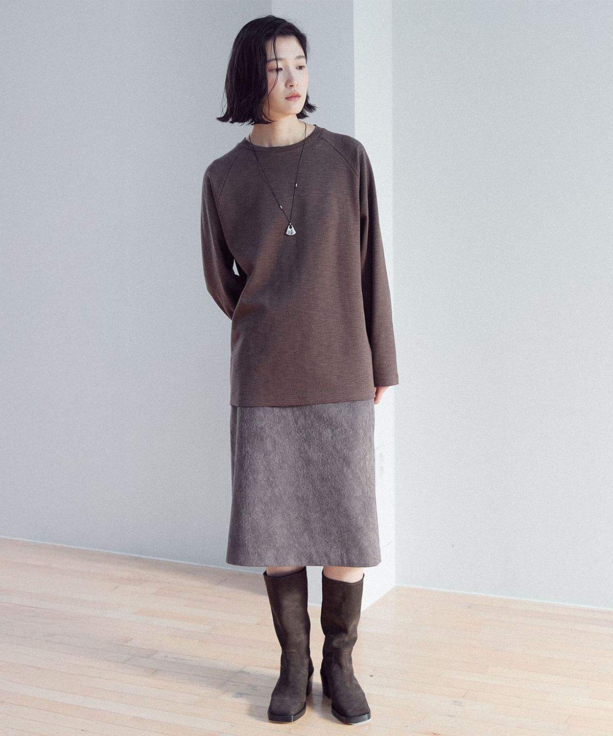 유토시스(EUTOSIS) SUEDE MIDI SKIRT(BROWN)