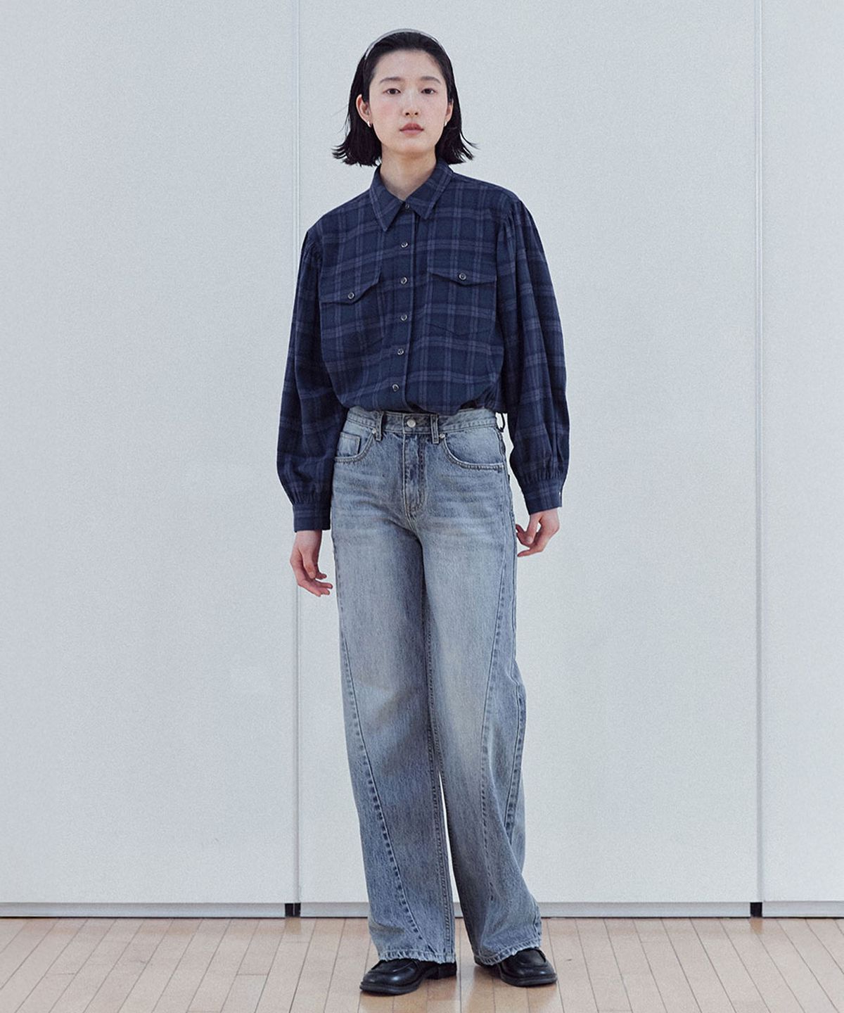 유토시스(EUTOSIS) 디)STRAIGHT LINE DENIM PANTS(GREY BLUE)