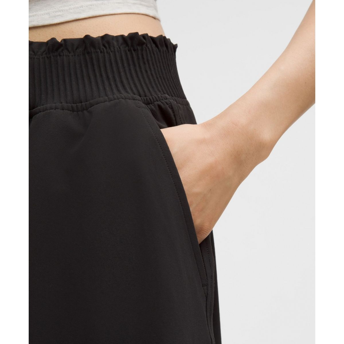 룰루레몬(LULULEMON) 스트레치 우븐 러플 웨이스트 미디스커트  BLK