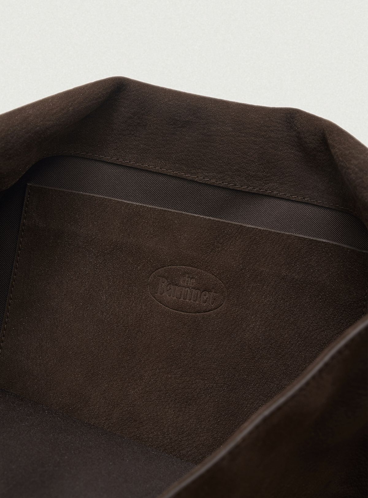 더바넷(THEBARNNET) Olve Nubuck Shoulder Bag