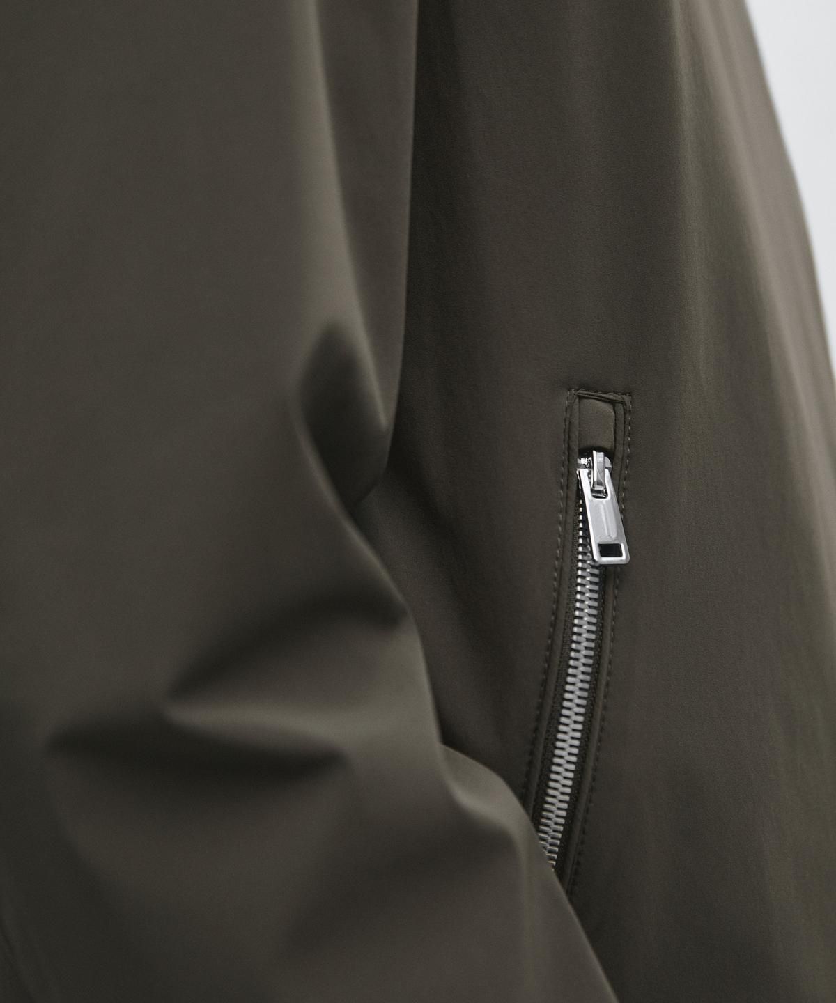 마시모두띠(MASSIMO DUTTI) 포켓 디테일 쇼트 재킷