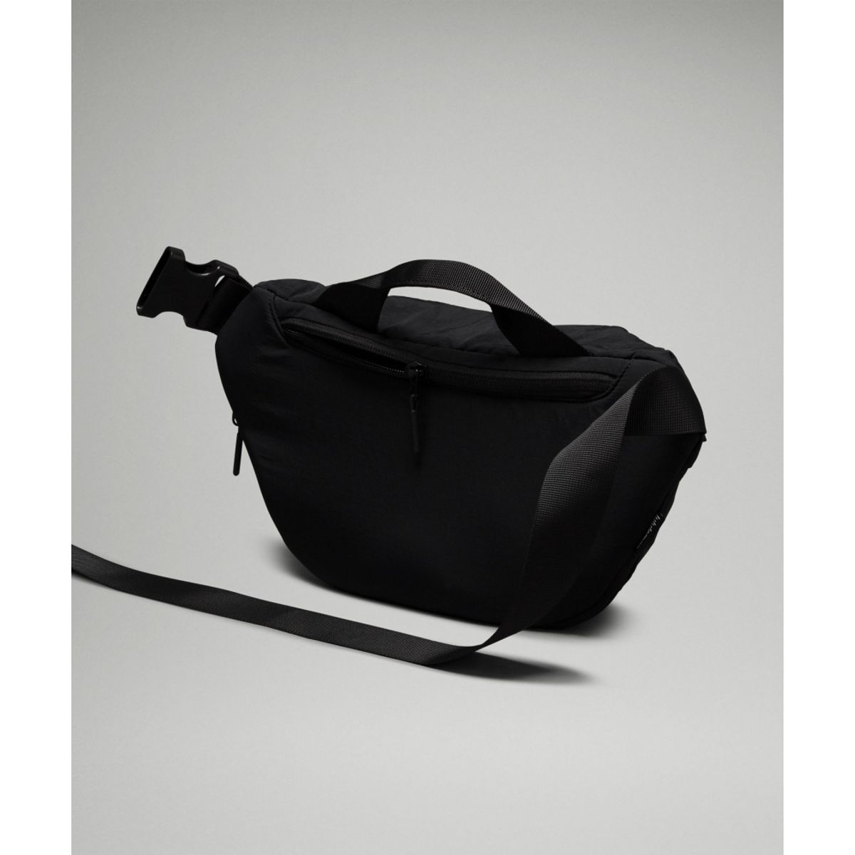 룰루레몬(LULULEMON) 커브드 크로스바디 백 3L  BLK
