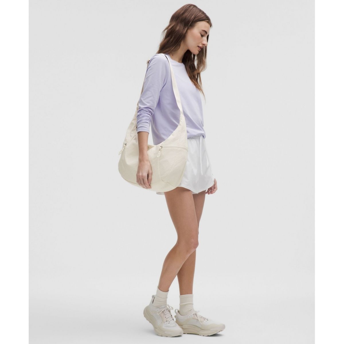 룰루레몬(LULULEMON) 라지 슬라우치 슬링백 13L  LTIV SLVR