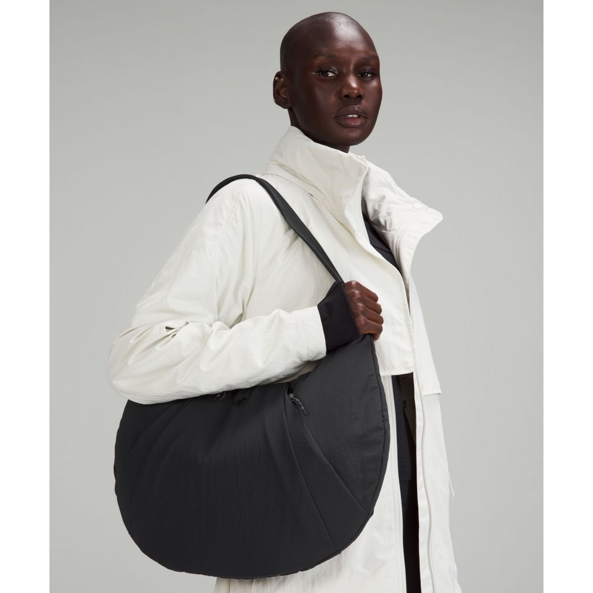 룰루레몬(LULULEMON) 플리티드 숄더백 10L  BLK