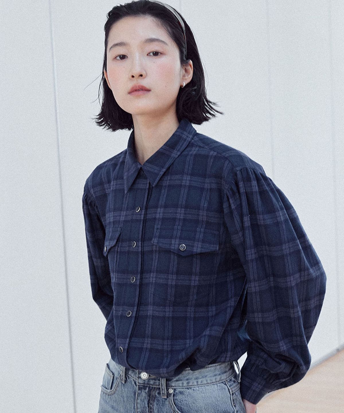 유토시스(EUTOSIS) OVERSIZED SHIRRING SHIRT(NAVY)