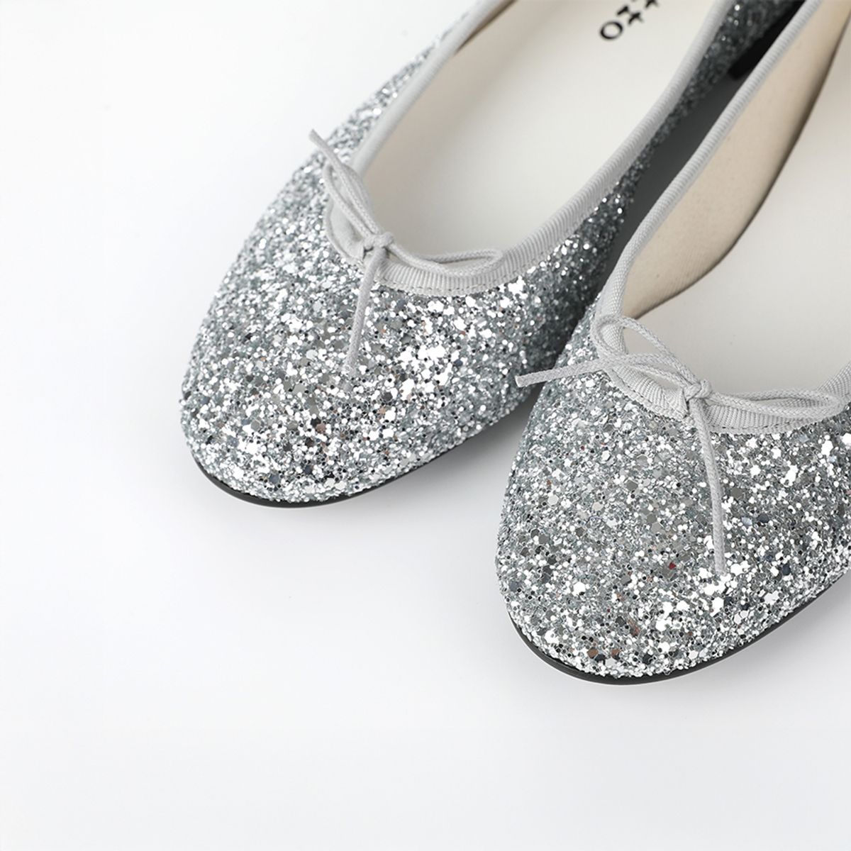레페토(REPETTO) 플랫 산드리옹 곰므 (V4257GLIT020)
